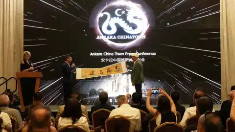 Ünlü Mimar Levon Şenay’dan Büyük Başarı: China Town Ankara – Güncel | Arsa Lobisi Ünlü Mimar Levon Şenay’dan Uluslararası Başarı: China Town Ankara Projesinde İmzası Var