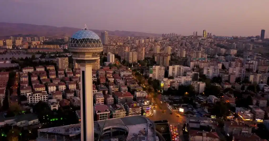 "Konut Piyasasında Ankara Dirençli. Ancak Köpük Sönüyor"